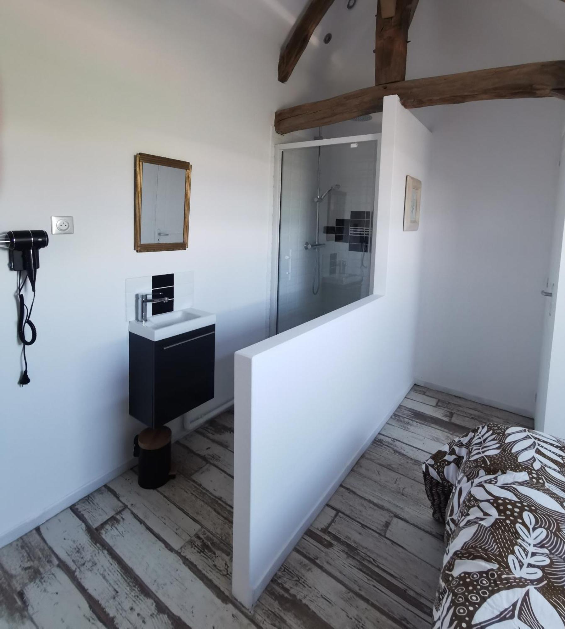 Bed and Breakfast Le P'Tit Coin Dans Les Vignes Restigne Экстерьер фото