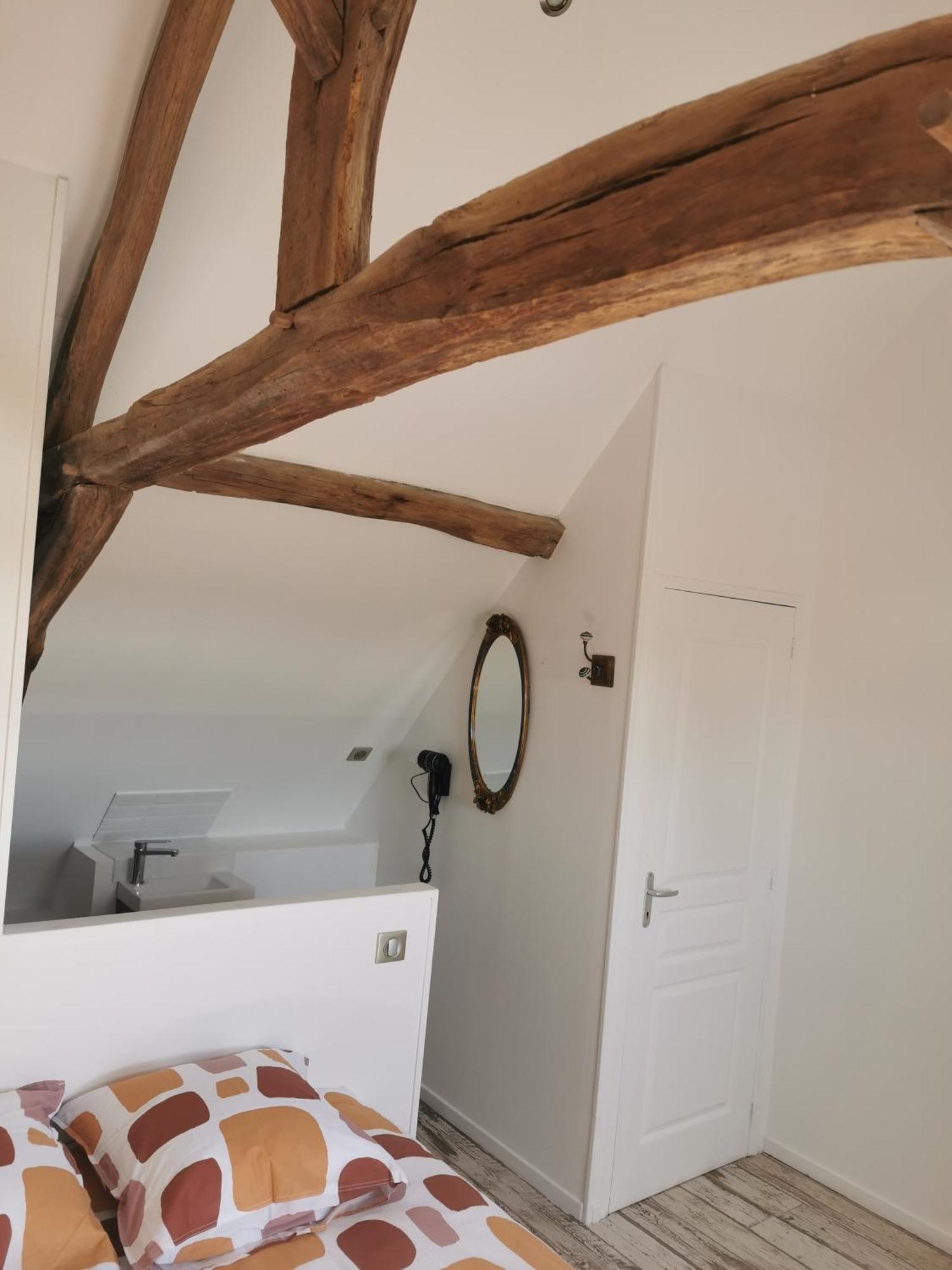 Bed and Breakfast Le P'Tit Coin Dans Les Vignes Restigne Экстерьер фото